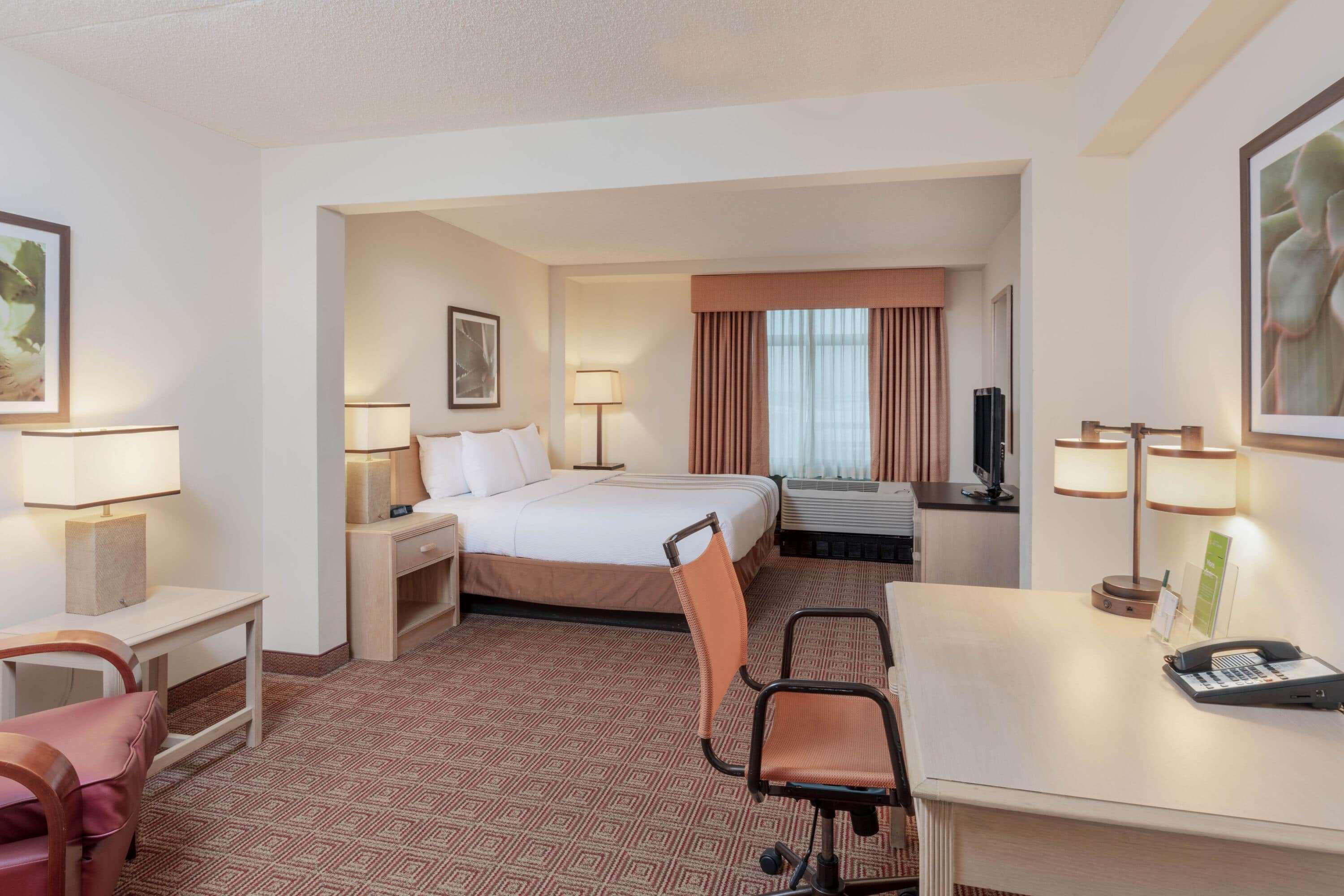 La Quinta By Wyndham גרדן סיטי מראה חיצוני תמונה