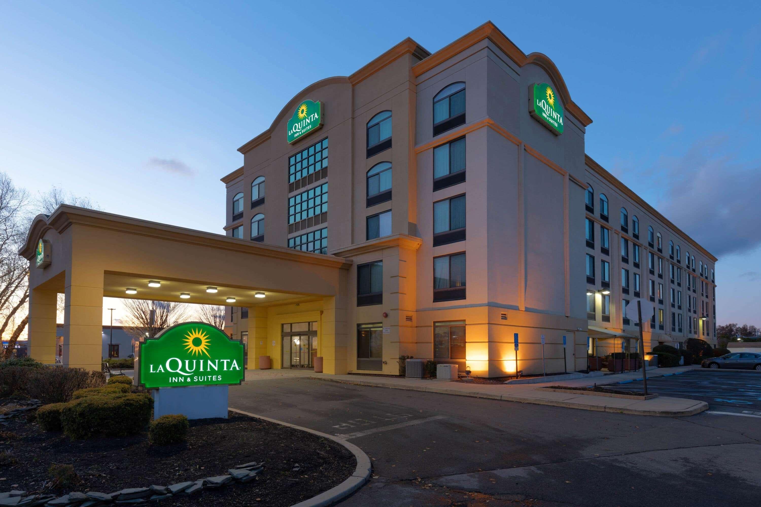 La Quinta By Wyndham גרדן סיטי מראה חיצוני תמונה