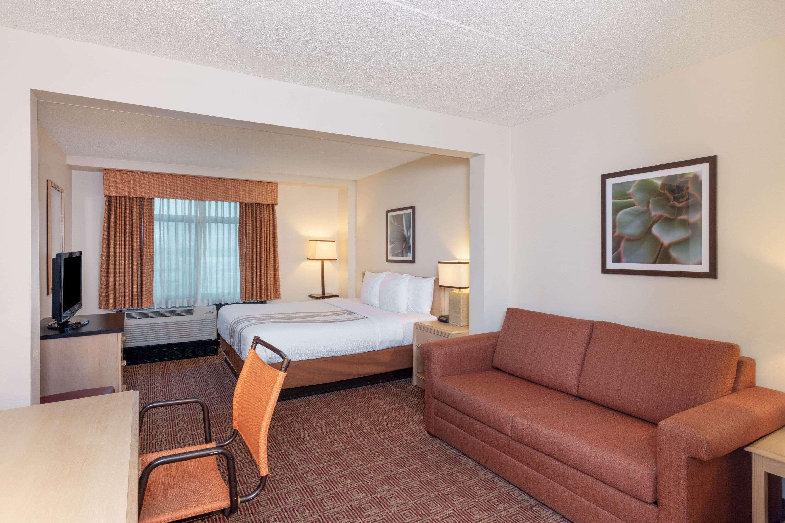 La Quinta By Wyndham גרדן סיטי מראה חיצוני תמונה